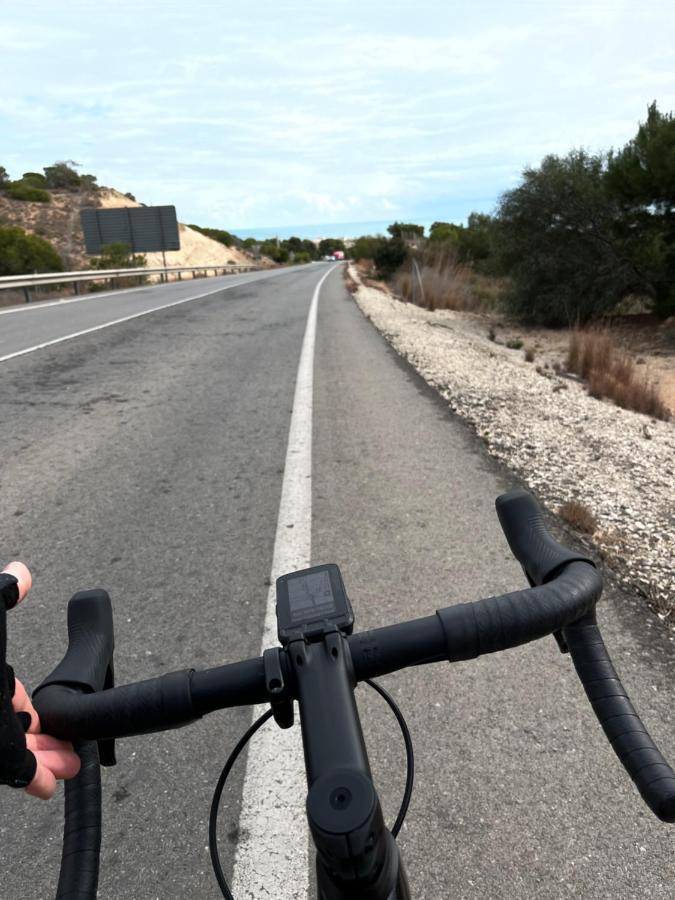 Villamartin Apartment. Excellent Location For Golfers, Cyclists And Hikers Extérieur photo